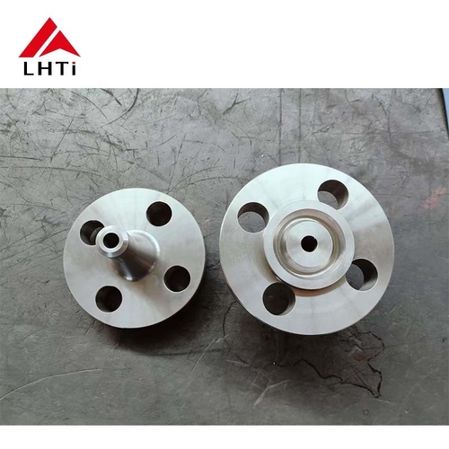 Het laatste nieuws van het bedrijf over Lihua Titanium: Titanium flenzen beheersen en internationale aanwezigheid uitbreiden