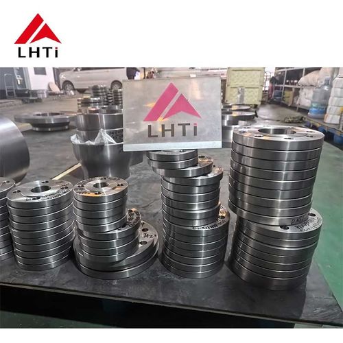 Het laatste nieuws van het bedrijf over Laten we u door de productie en verwerking van titanium materialen