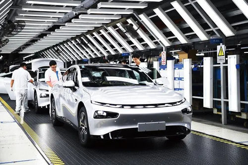 Het laatste nieuws van het bedrijf over Toepassingen van titaniumlegeringen in de automobielindustrie